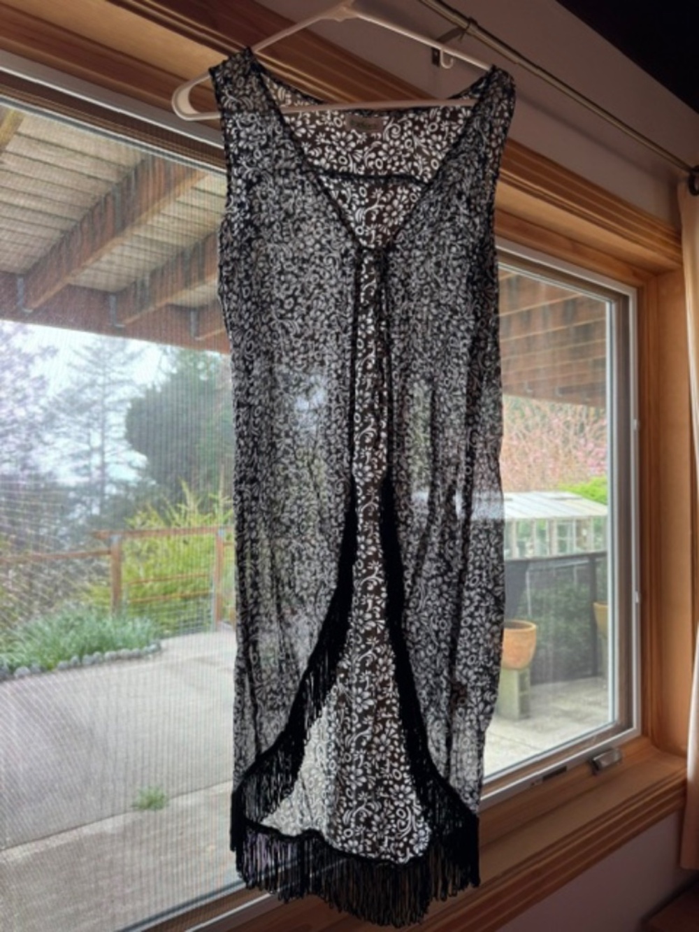 Beautiful floral lightweight vest top , Medium , Rayon perfect condition.
